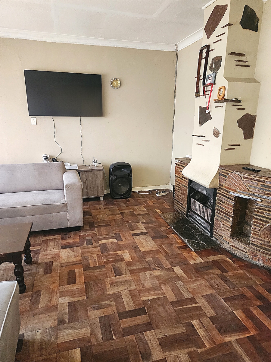 6 Bedroom Property for Sale in Wentworth Park Gauteng