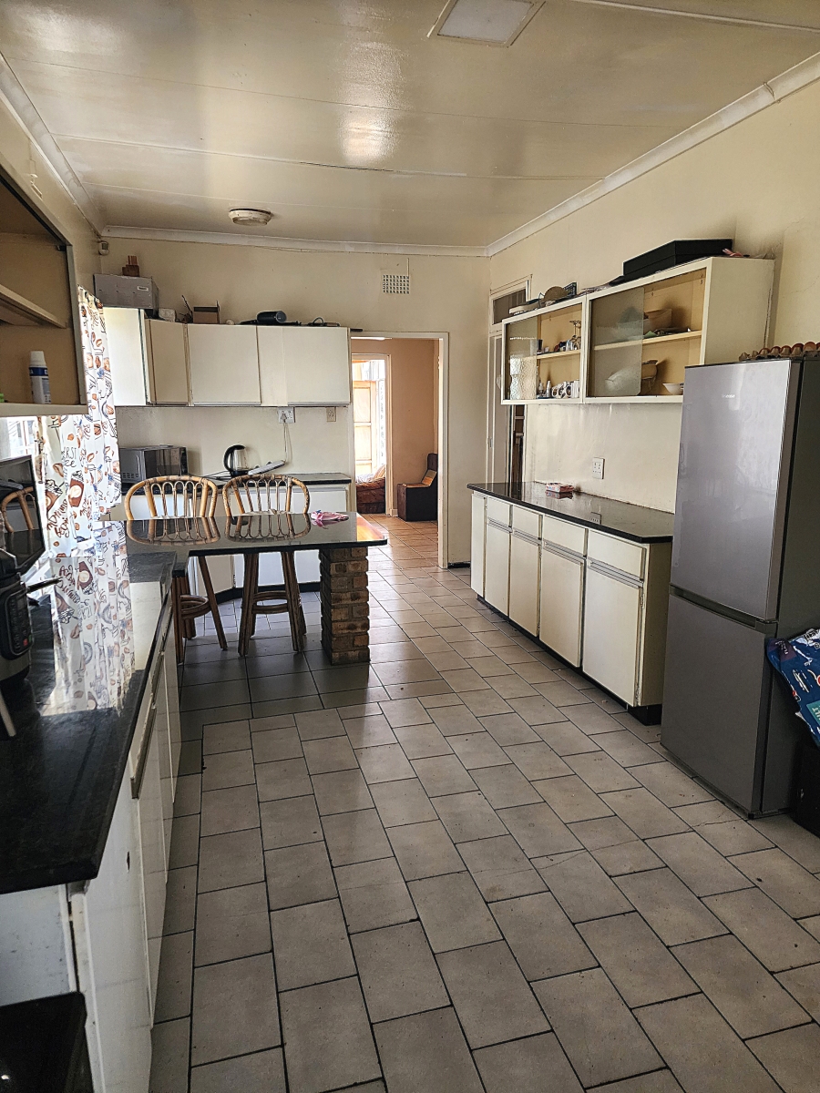 6 Bedroom Property for Sale in Wentworth Park Gauteng