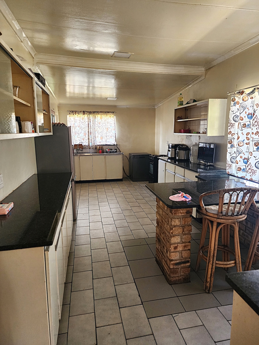 6 Bedroom Property for Sale in Wentworth Park Gauteng