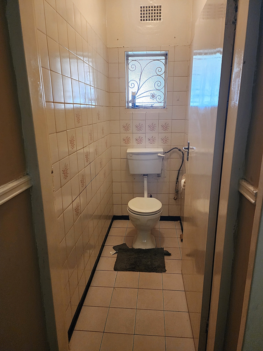 6 Bedroom Property for Sale in Wentworth Park Gauteng