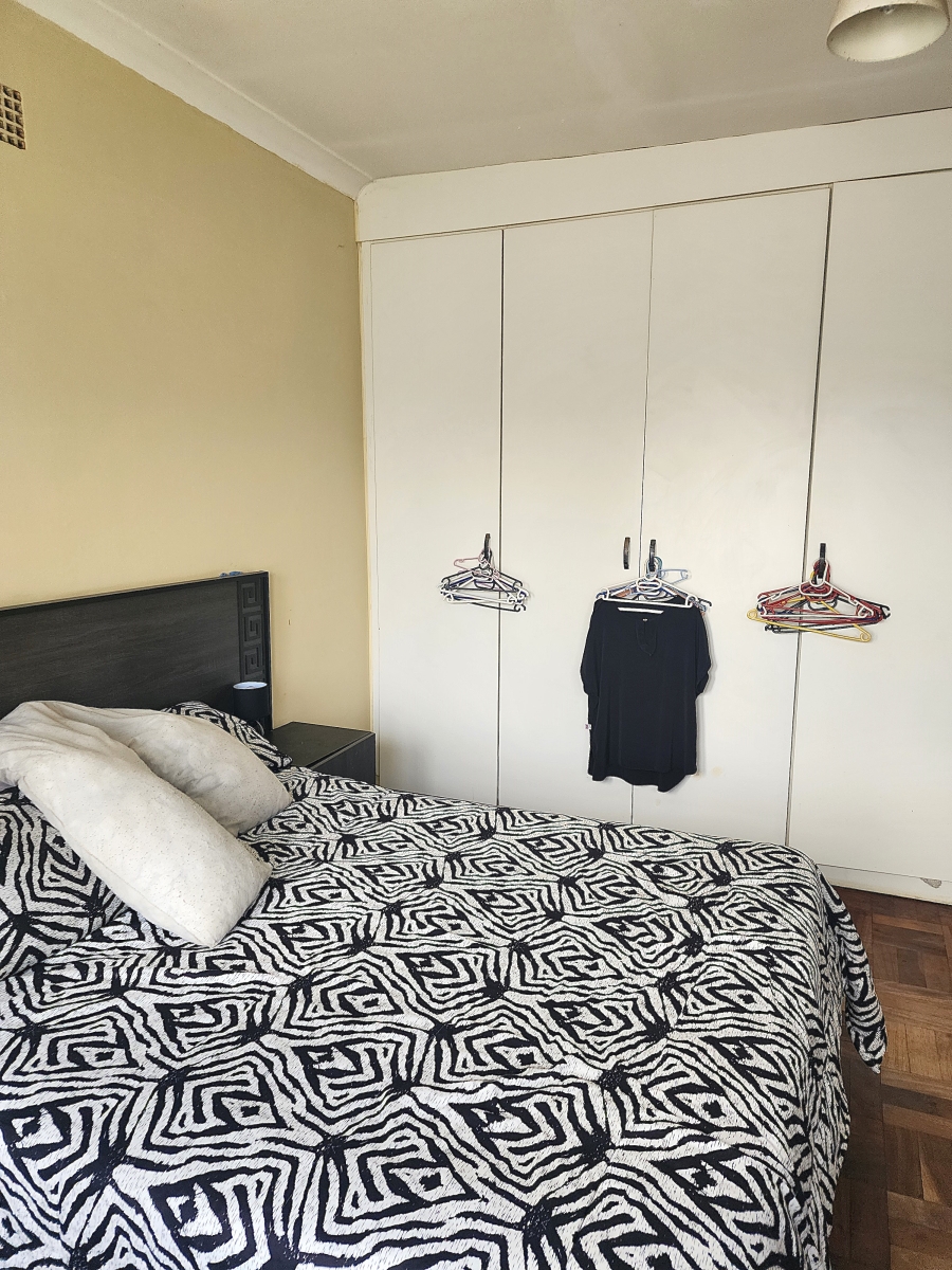 6 Bedroom Property for Sale in Wentworth Park Gauteng