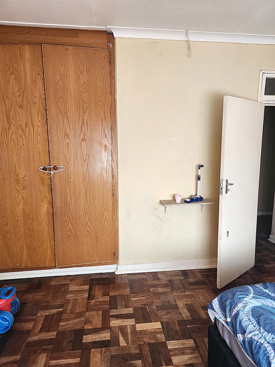 6 Bedroom Property for Sale in Wentworth Park Gauteng