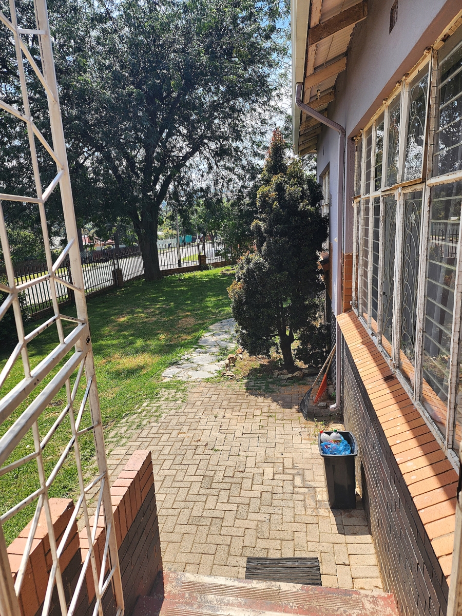 6 Bedroom Property for Sale in Wentworth Park Gauteng