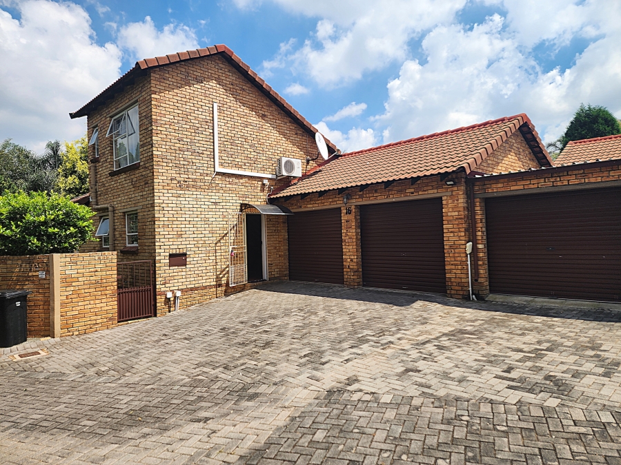 3 Bedroom Property for Sale in Radiokop Gauteng