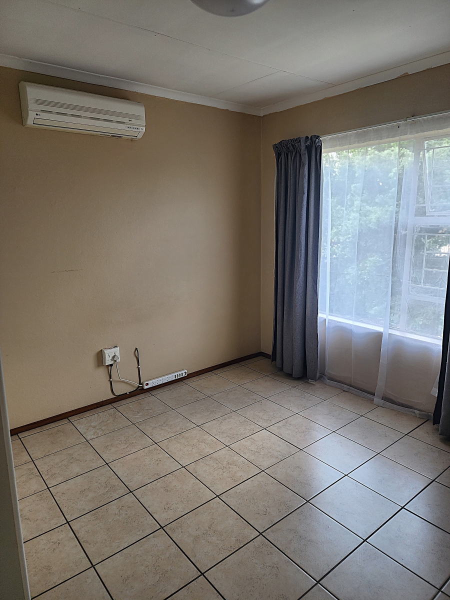 3 Bedroom Property for Sale in Radiokop Gauteng
