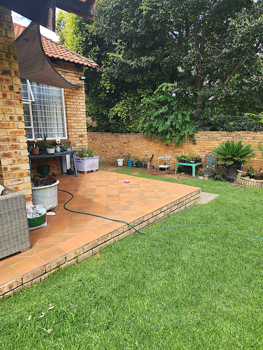 3 Bedroom Property for Sale in Radiokop Gauteng