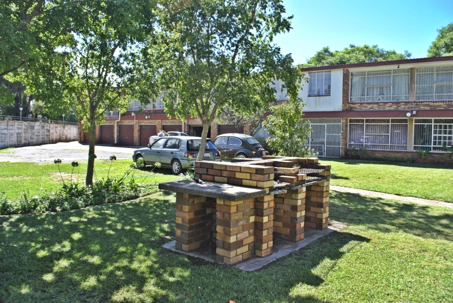 2 Bedroom Property for Sale in Greenhills Gauteng