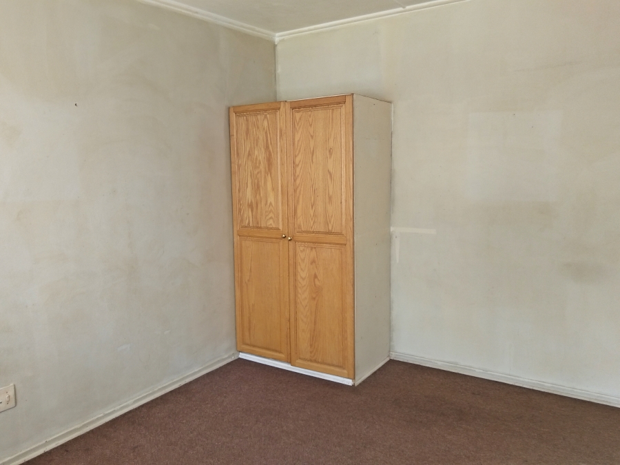 2 Bedroom Property for Sale in Greenhills Gauteng