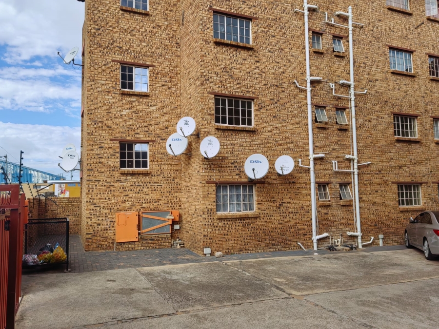 1 Bedroom Property for Sale in Randfontein Central Gauteng