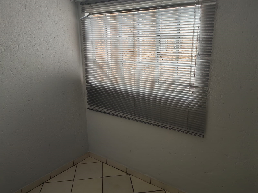 1 Bedroom Property for Sale in Randfontein Central Gauteng