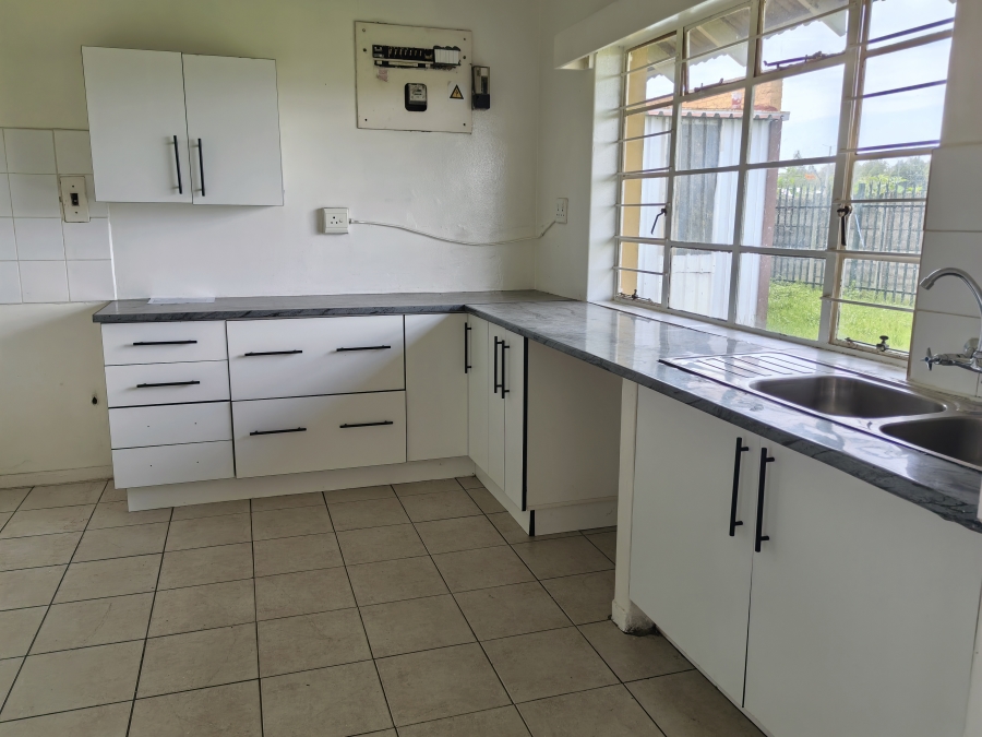 3 Bedroom Property for Sale in Luipaardsvlei Gauteng