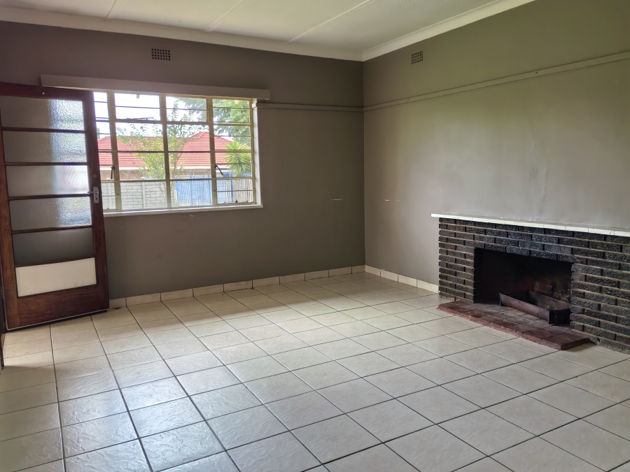 3 Bedroom Property for Sale in Luipaardsvlei Gauteng