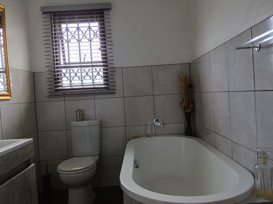 3 Bedroom Property for Sale in Tarlton Gauteng