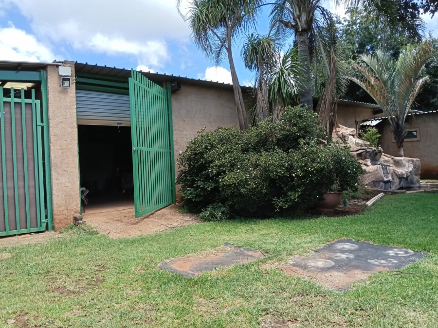 3 Bedroom Property for Sale in Tarlton Gauteng