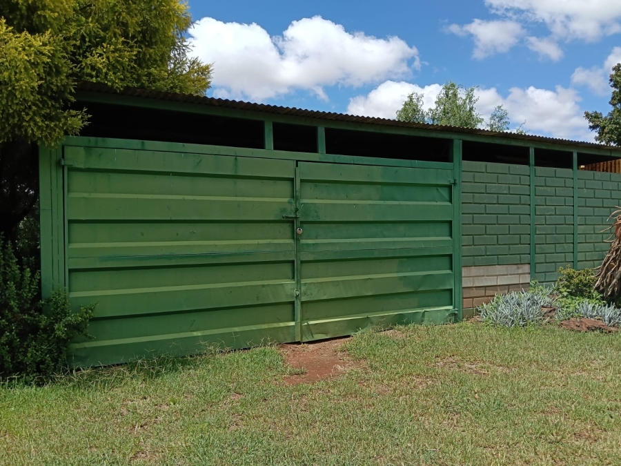 3 Bedroom Property for Sale in Tarlton Gauteng