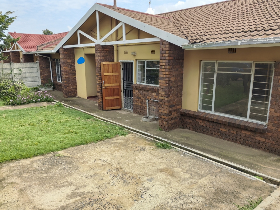 3 Bedroom Property for Sale in Luipaardsvlei Gauteng