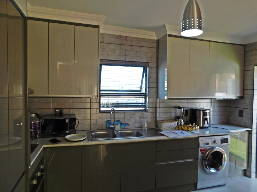 4 Bedroom Property for Sale in Witpoortjie Gauteng