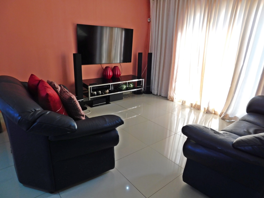 4 Bedroom Property for Sale in Witpoortjie Gauteng