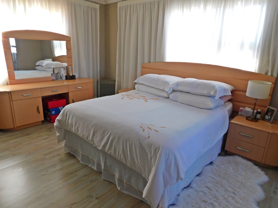 4 Bedroom Property for Sale in Witpoortjie Gauteng