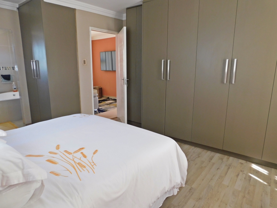 4 Bedroom Property for Sale in Witpoortjie Gauteng