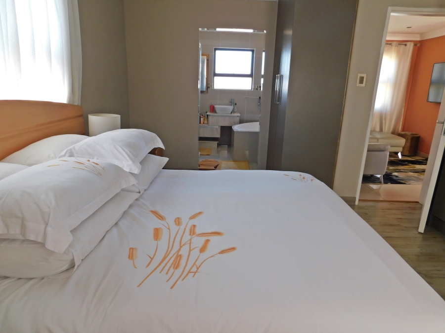 4 Bedroom Property for Sale in Witpoortjie Gauteng