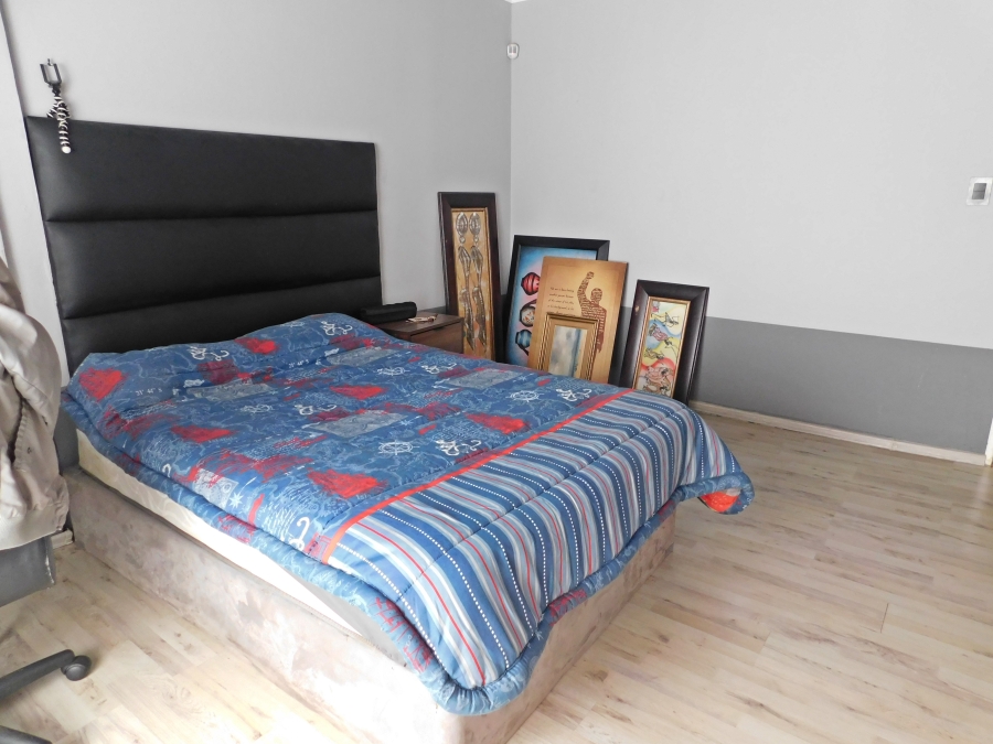 4 Bedroom Property for Sale in Witpoortjie Gauteng