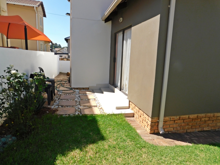 4 Bedroom Property for Sale in Witpoortjie Gauteng