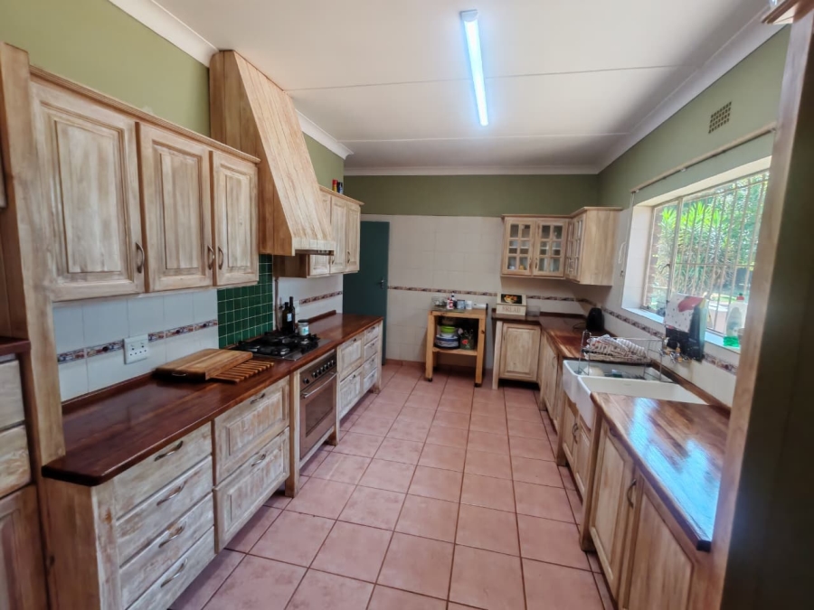 10 Bedroom Property for Sale in Tarlton Gauteng