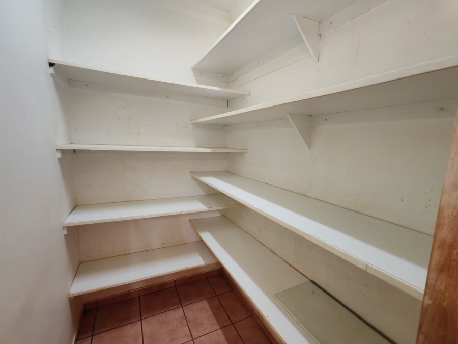 10 Bedroom Property for Sale in Tarlton Gauteng