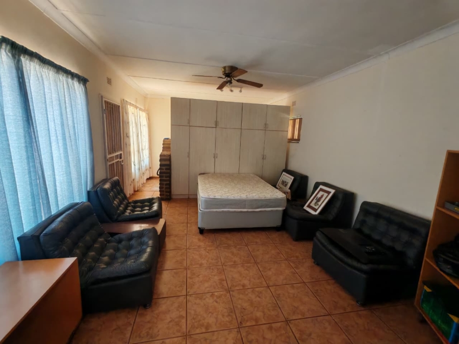10 Bedroom Property for Sale in Tarlton Gauteng