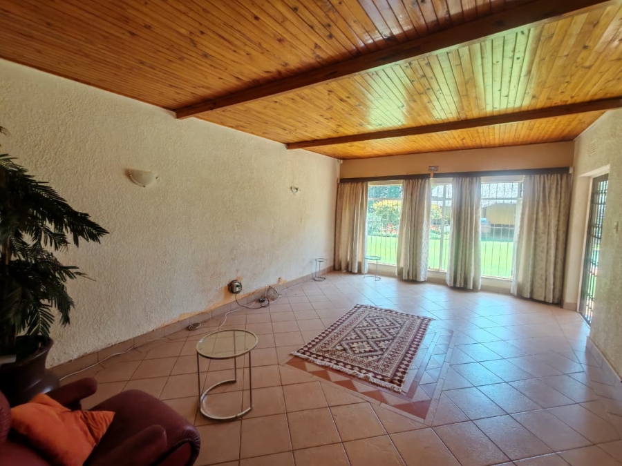 10 Bedroom Property for Sale in Tarlton Gauteng