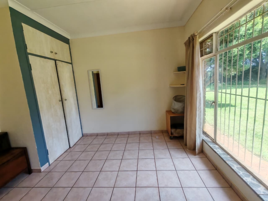 10 Bedroom Property for Sale in Tarlton Gauteng