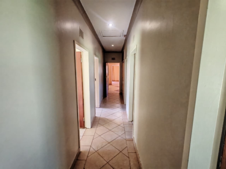 10 Bedroom Property for Sale in Tarlton Gauteng