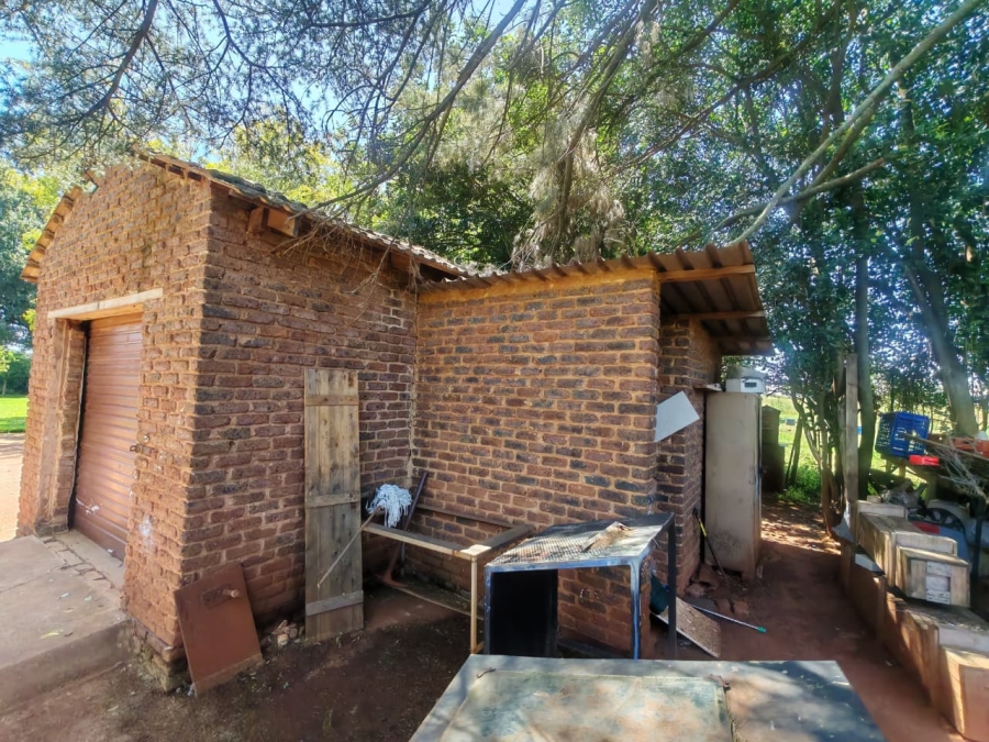 10 Bedroom Property for Sale in Tarlton Gauteng