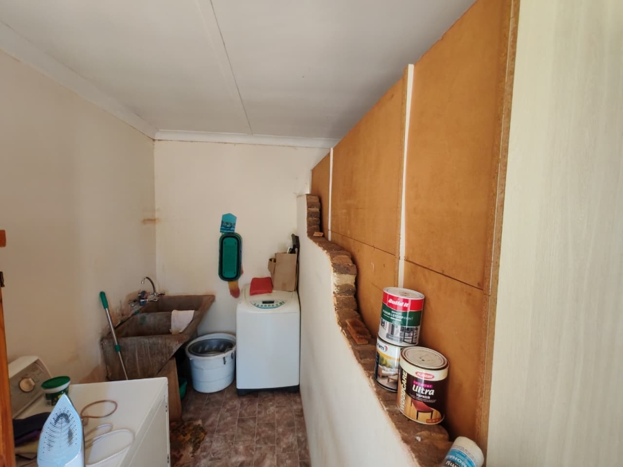 10 Bedroom Property for Sale in Tarlton Gauteng