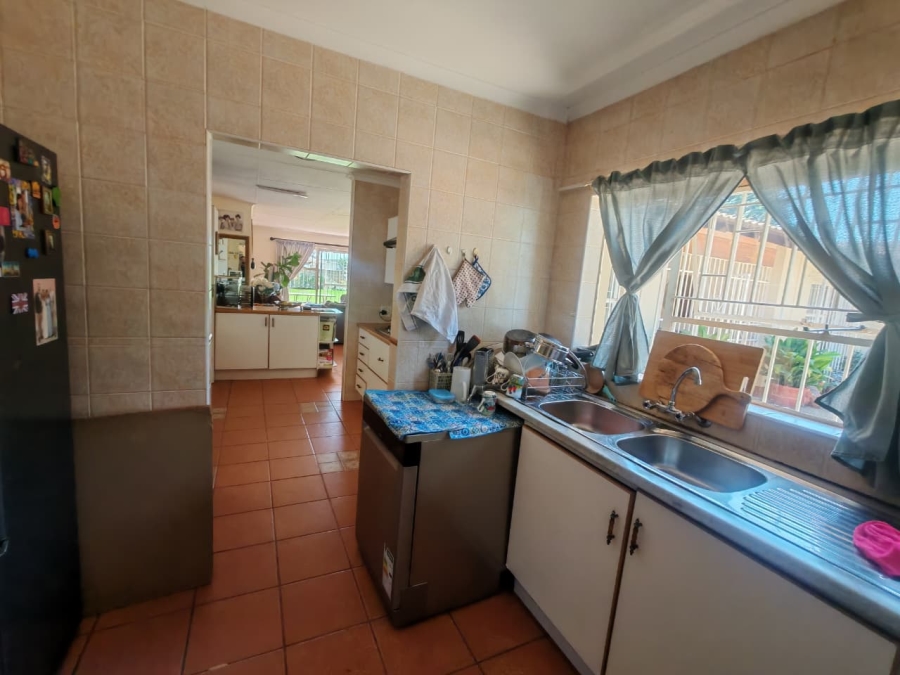 10 Bedroom Property for Sale in Tarlton Gauteng