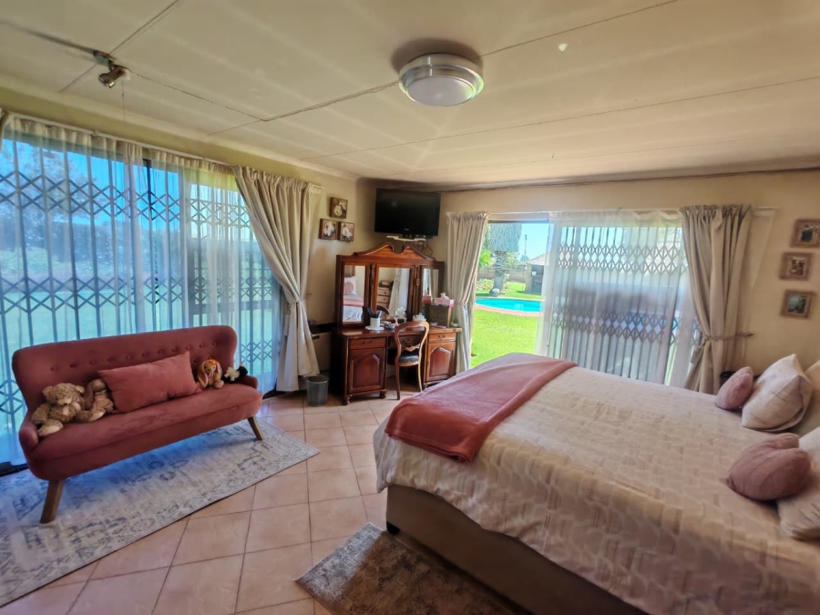 10 Bedroom Property for Sale in Tarlton Gauteng