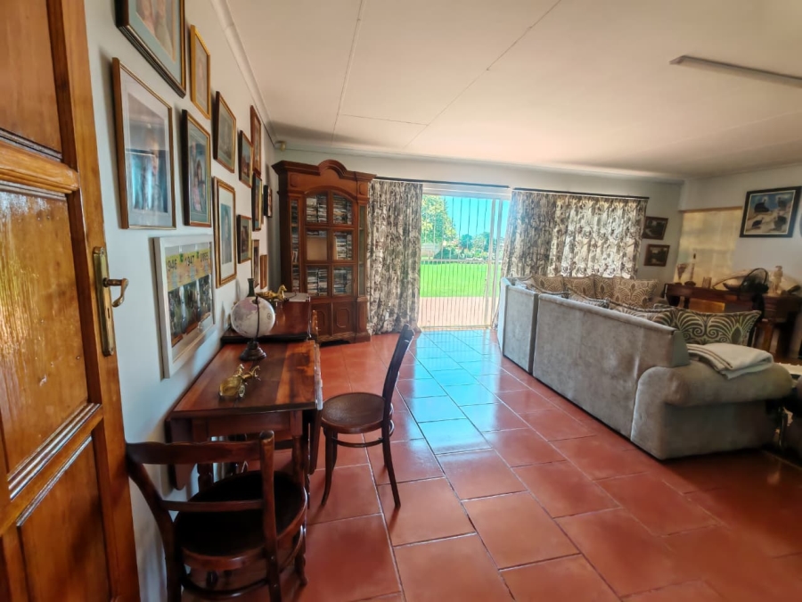 10 Bedroom Property for Sale in Tarlton Gauteng