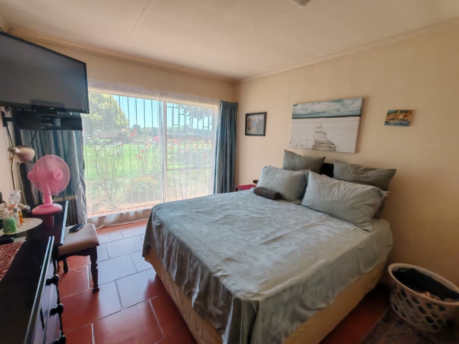 10 Bedroom Property for Sale in Tarlton Gauteng