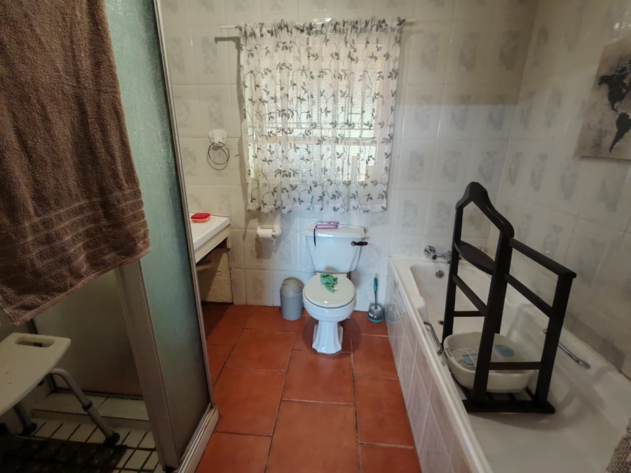 10 Bedroom Property for Sale in Tarlton Gauteng