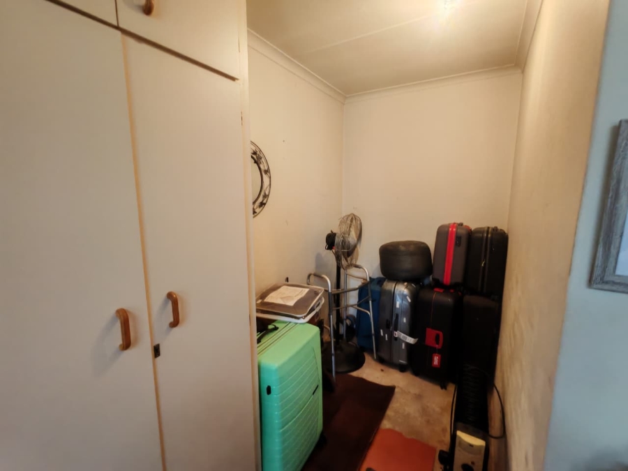 10 Bedroom Property for Sale in Tarlton Gauteng