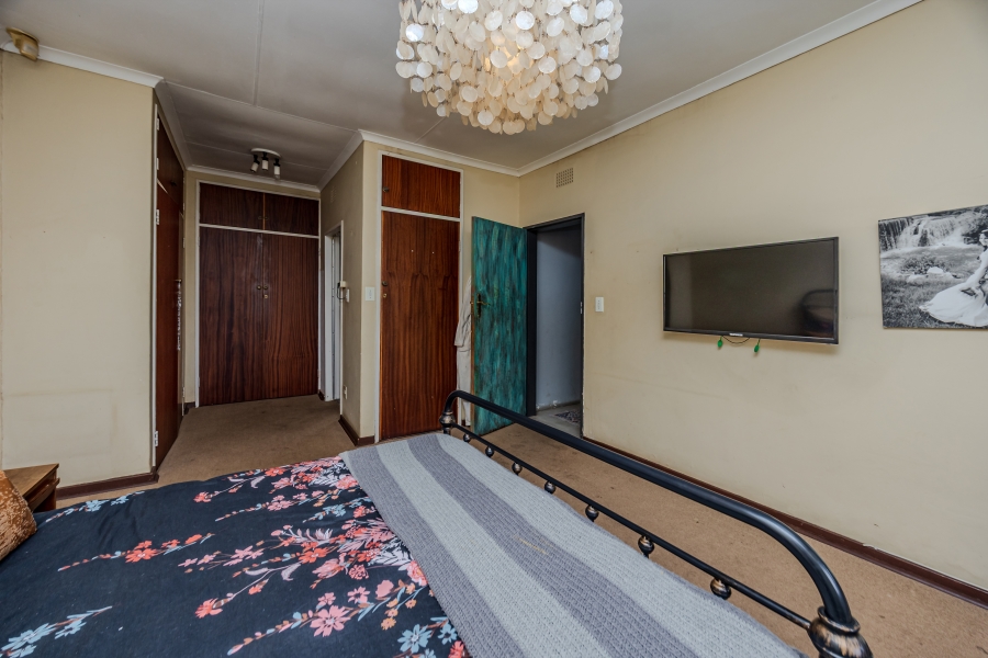 4 Bedroom Property for Sale in Helderkruin Gauteng