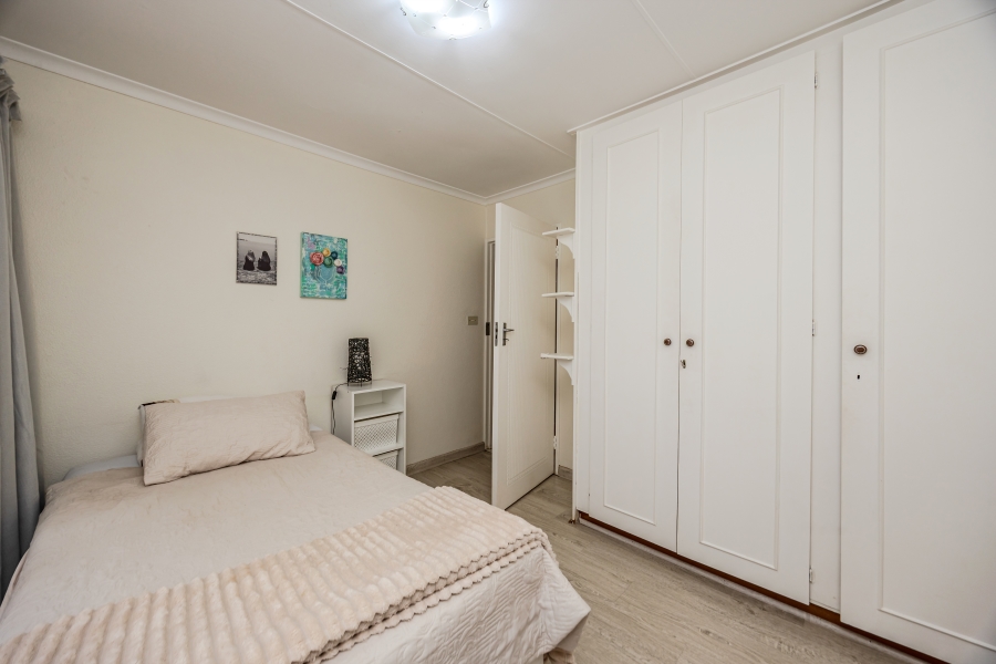 4 Bedroom Property for Sale in Helderkruin Gauteng