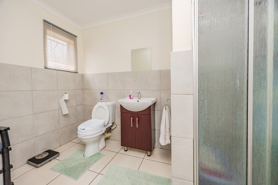 4 Bedroom Property for Sale in Helderkruin Gauteng