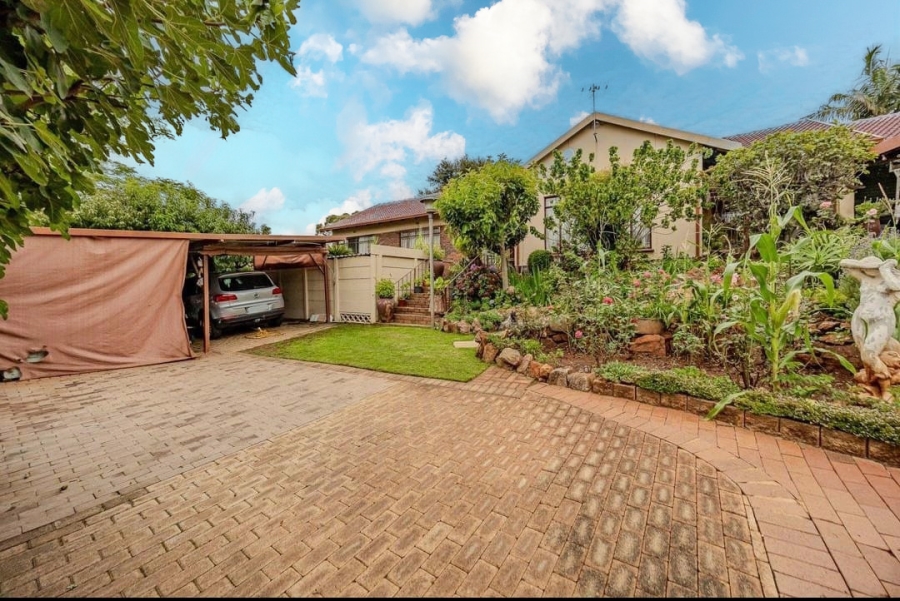 4 Bedroom Property for Sale in Wilro Park Gauteng