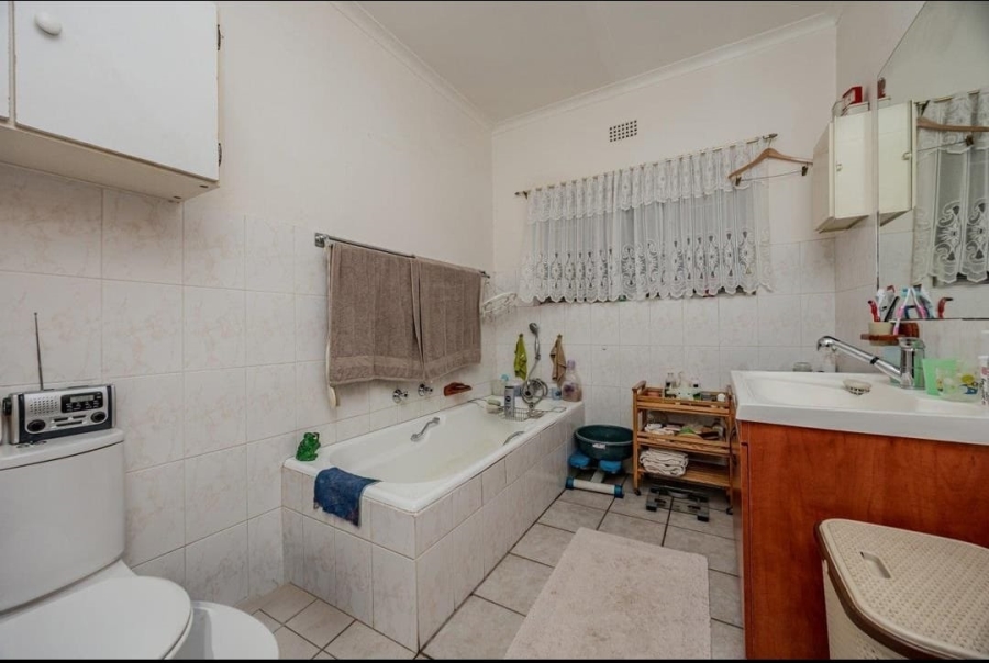 4 Bedroom Property for Sale in Wilro Park Gauteng