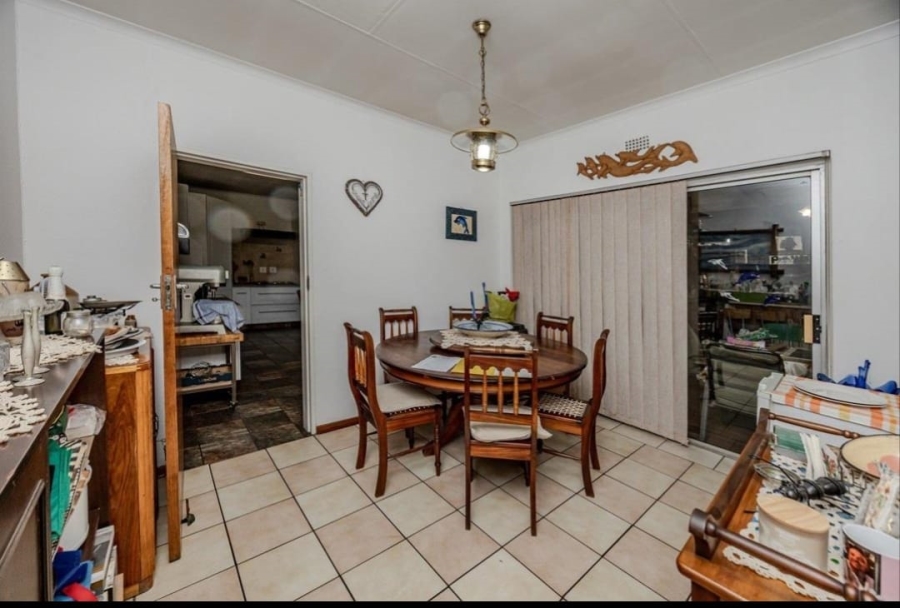 4 Bedroom Property for Sale in Wilro Park Gauteng