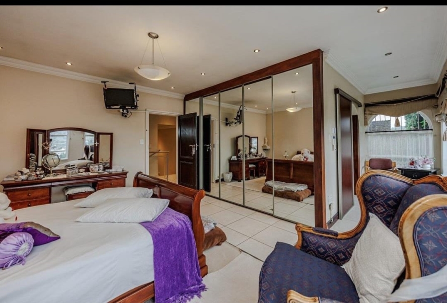 4 Bedroom Property for Sale in Kloofendal Gauteng