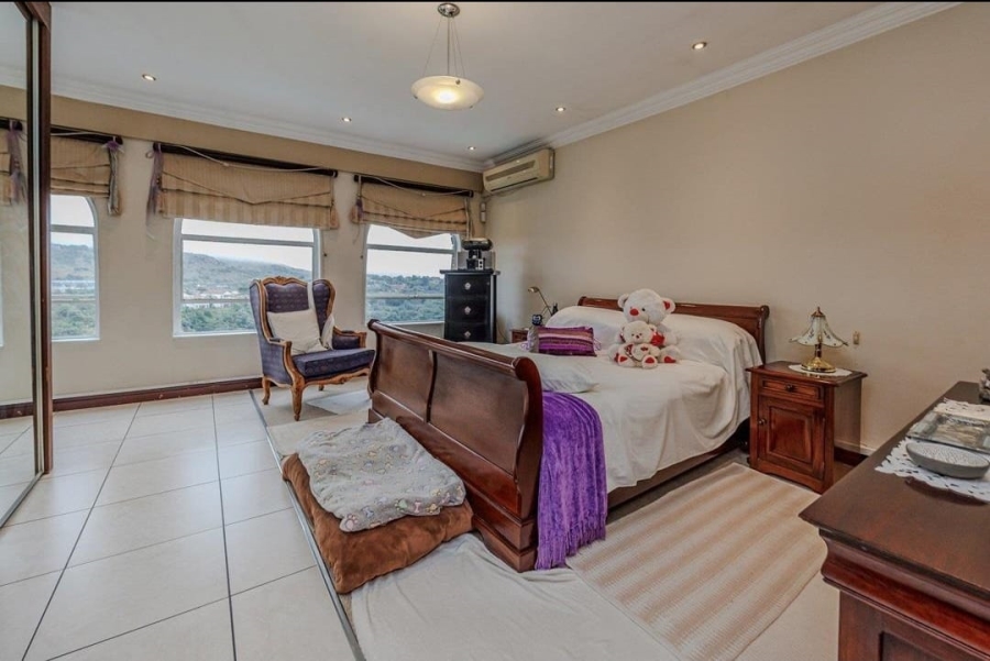 4 Bedroom Property for Sale in Kloofendal Gauteng