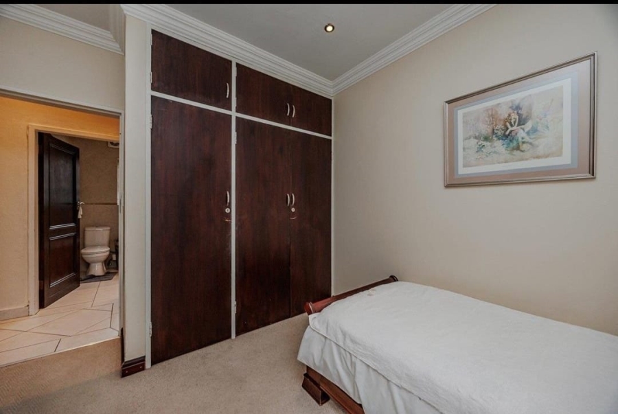 4 Bedroom Property for Sale in Kloofendal Gauteng